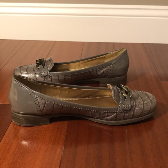 CIRCA Joan & David Loafer Croc Flats - Picture 7 of 16